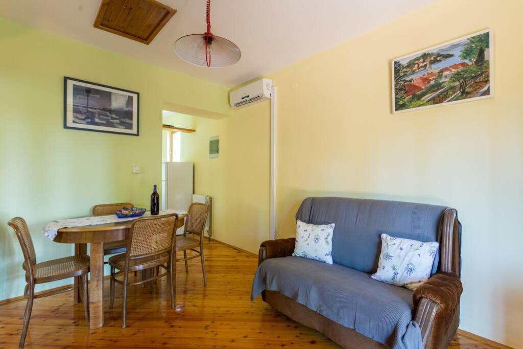 Sleep & Fly Apartment